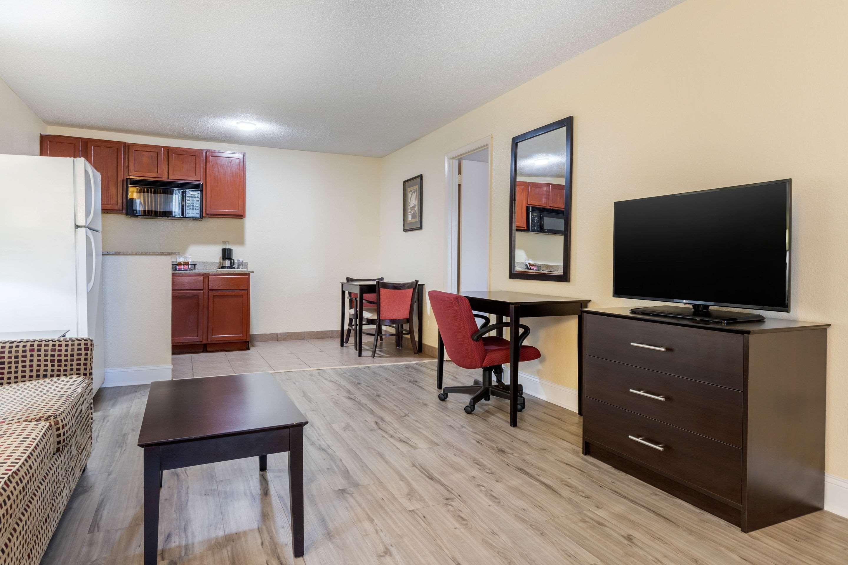 Quality Inn & Suites Lexington Exteriör bild
