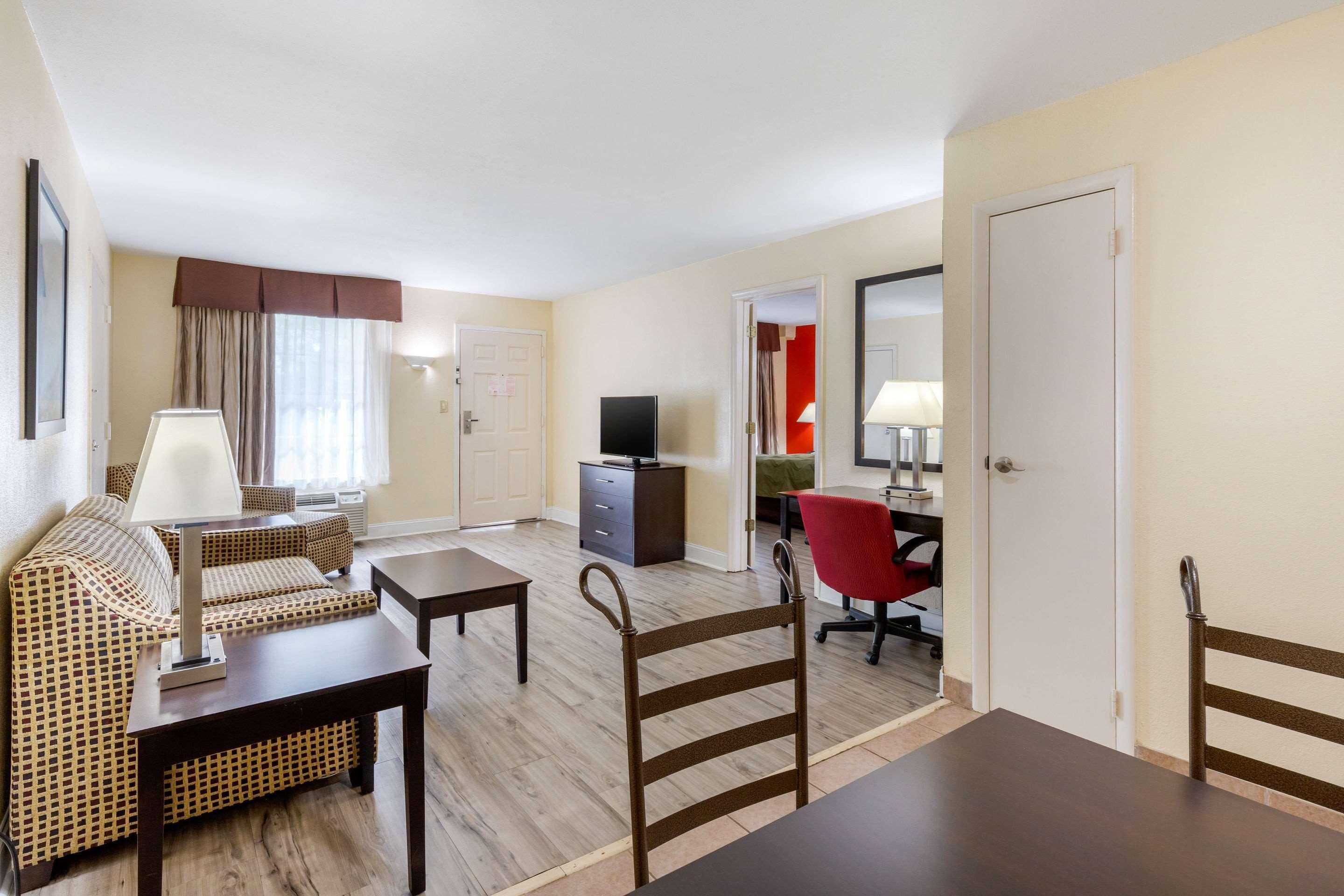 Quality Inn & Suites Lexington Exteriör bild