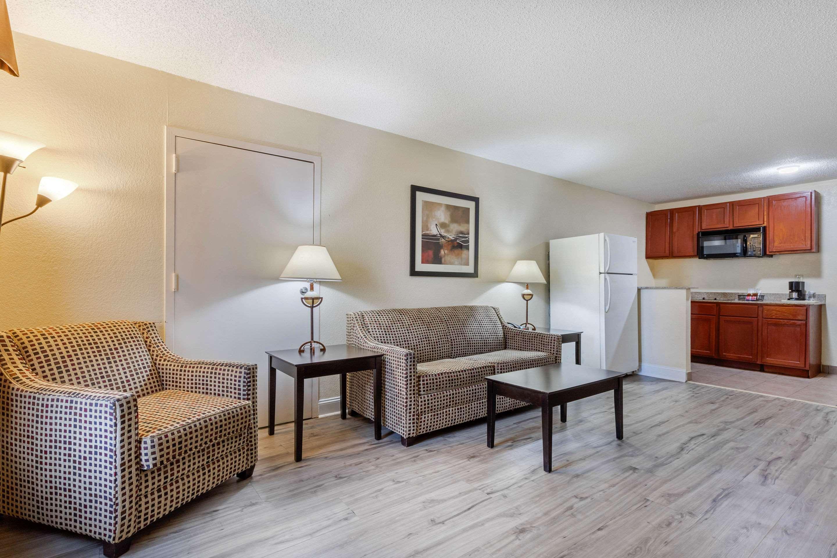 Quality Inn & Suites Lexington Exteriör bild