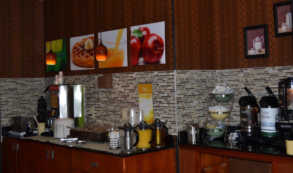 Quality Inn & Suites Lexington Exteriör bild