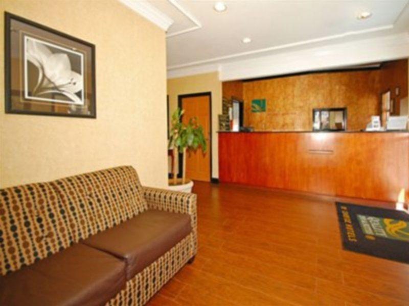 Quality Inn & Suites Lexington Inreriör bild