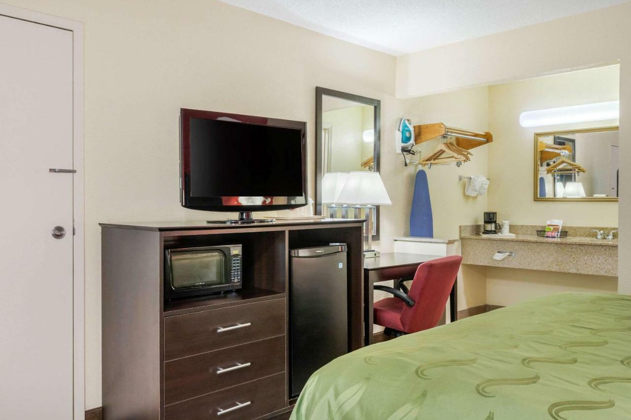 Quality Inn & Suites Lexington Exteriör bild