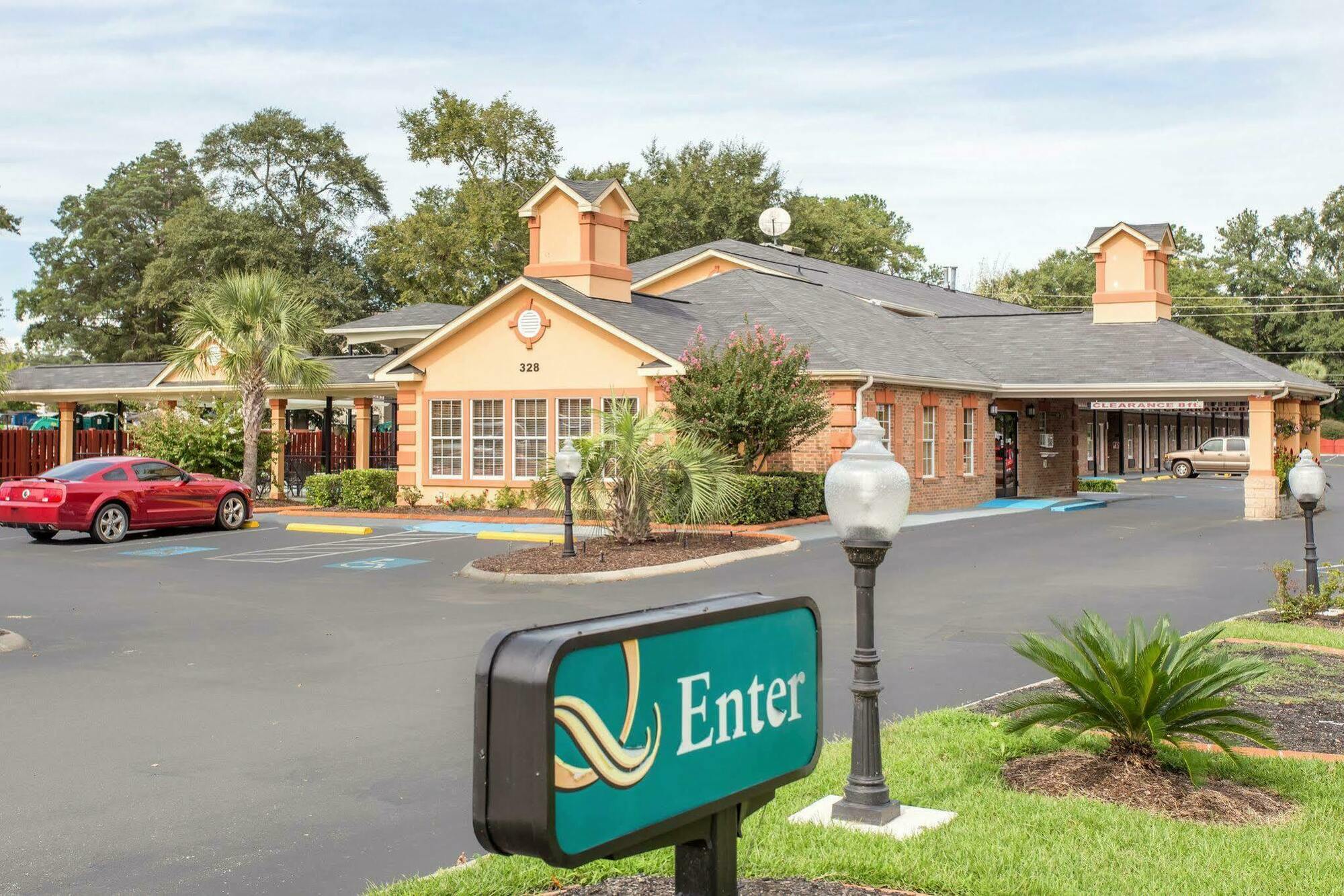 Quality Inn & Suites Lexington Exteriör bild
