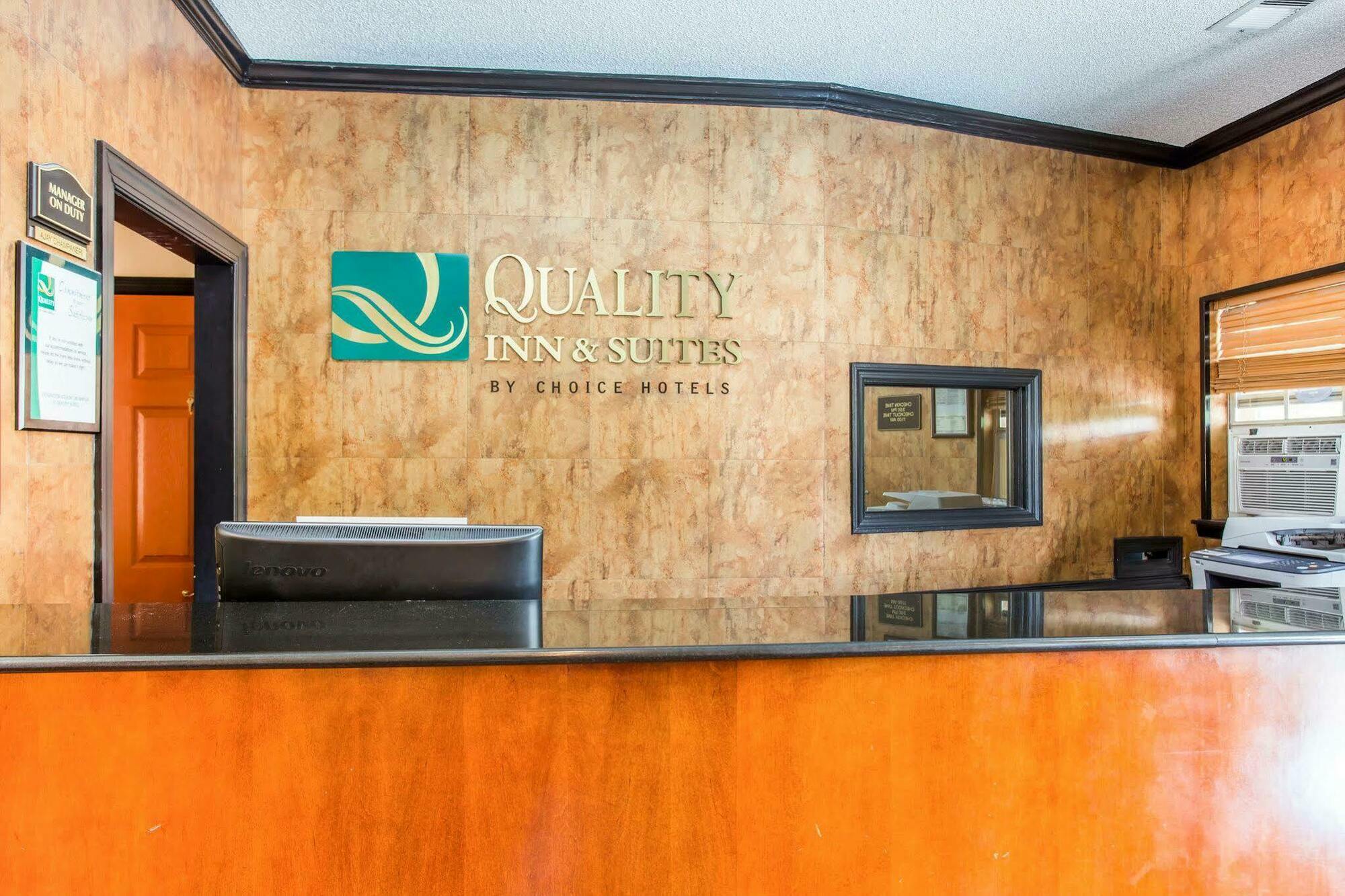 Quality Inn & Suites Lexington Exteriör bild